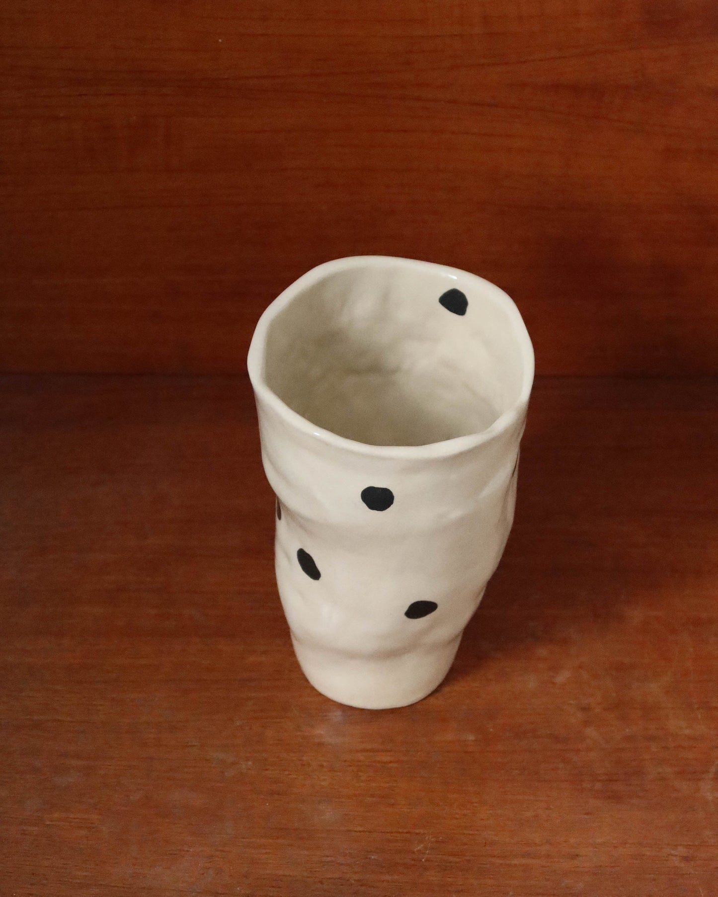 Vase irrégulier - Gros pois noir