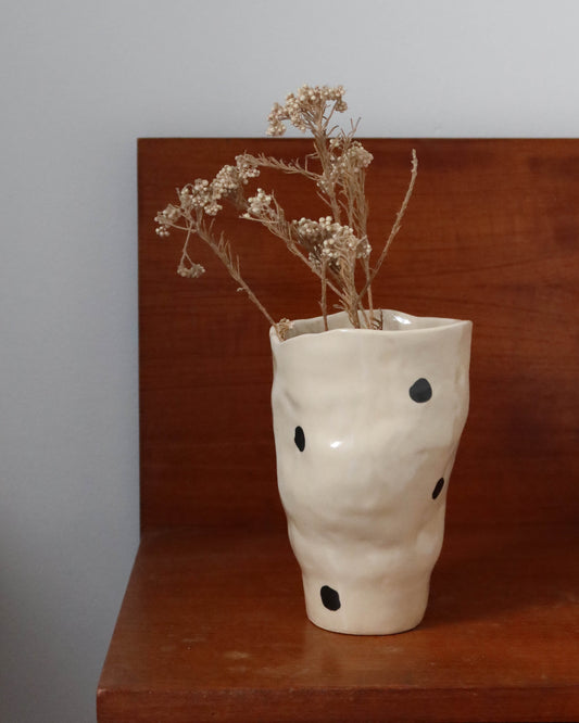 Vase irrégulier - Gros pois noir